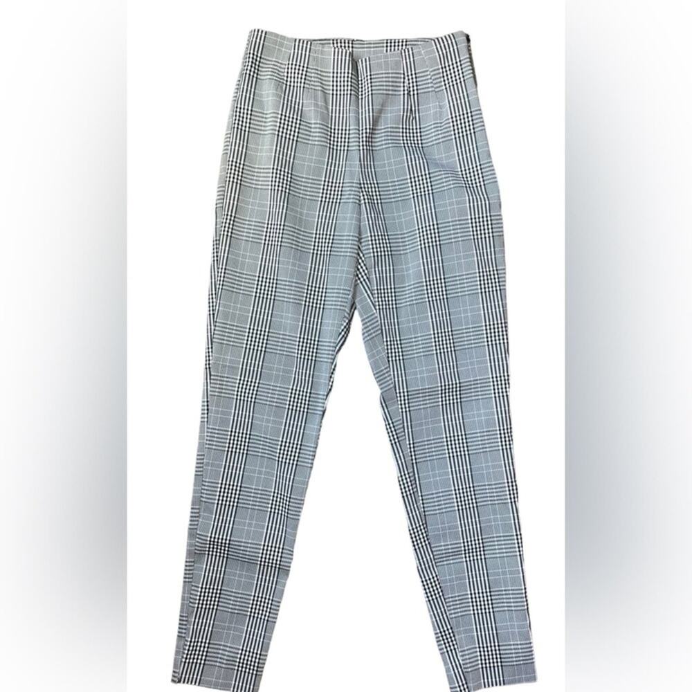 Time & Tru Pixie Flat Front Pants Women’s Size 4 Black and White Career Work